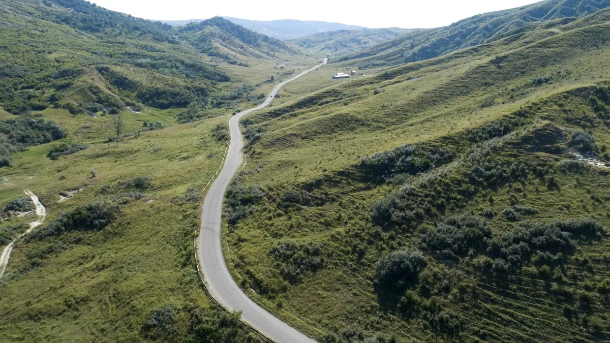 O investiție esențială pentru turism! Un drum celebru intră în reabilitare