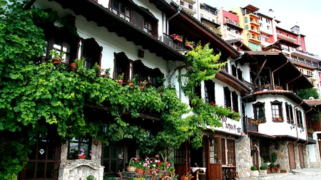Escapadă de weekend la doar 3 ore de București: cascadă, escaladă, cetate medievală și patrimoniu UNESCO