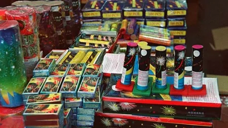 Aproape o jumătate de tonă de materiale pirotehnice, descoperite de polițiștii din Giurgiu în urma unei percheziții