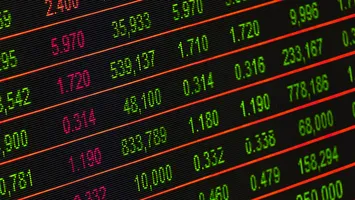 Creşteri uşoare la Bursă şi tranzacţii cu acţiuni de peste 3,5 milioane de euro, în deschiderea sesiunii de vineri