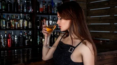 Consumul de alcool crește riscul de cancer mamar. Cât este potrivit să bei
