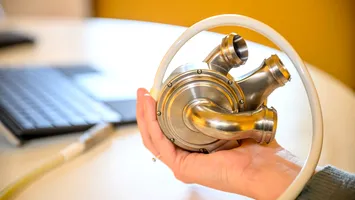 Record mondial. A supraviețuit 100 de zile cu o  inimă artificială