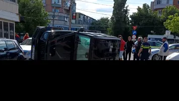 Soțul vicepreședintei Curții de Apel, implicat într-un accident: Mașina se răstoarnă, test pozitiv la droguri