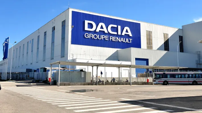 Dacia mai taie 100 de mașini pe zi din producție. Cererea scade în România și în Europa