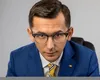 Cine e șeful de la ANCOM care toacă bani mulți pe avioane și cazări