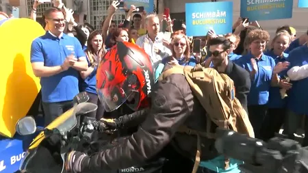 Sebastian Burduja a venit la BEC pe motocicletă! Și-a depus candidatura pentru Primăria Capitalei