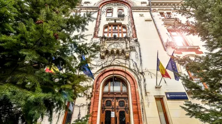 Părinții protestează în fața Ministerului Educatiei: „Au decuplat școala de pandemie. E criminal ce se întâmplă”