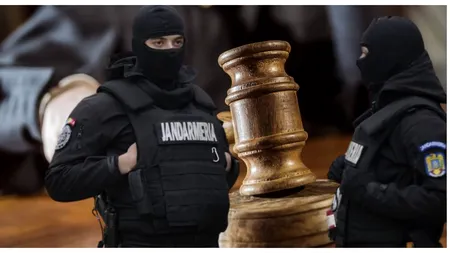 Doi jandarmi, eroi pe Facebook, au fost condamnați definitiv pentru că l-au spart cu bătaia pe un tânăr, în sediul poliției
