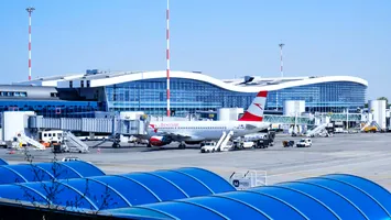 Conducerea se schimbă la Aeroporturi București, problemele rămân aceleași la Otopeni. Pasagerii se plâng de condiții și mizerie (VIDEO)