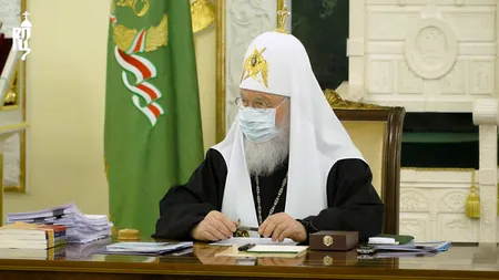 Patriarhul Rusiei poartă mască în aparițiile publice