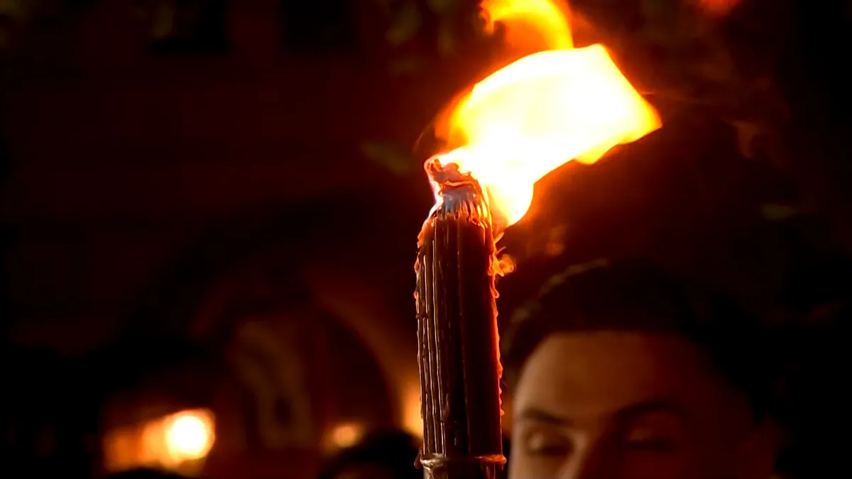 Lumina Sfântă de la Ierusalim, adusă în România în Sâmbăta Mare