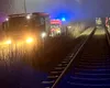 Tren cu 200 de pasageri, blocat pe câmp după un incendiu