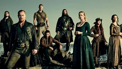 Black Sails sau momentul în care serialele au ieșit din studio și au început să respire ca niște romane adevărate