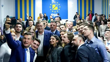 Crin Antonescu: Maşinăria de partid are importanţa ei, dar nu poate face președinte dintr-un candidat pe care oamenii nu-l vor