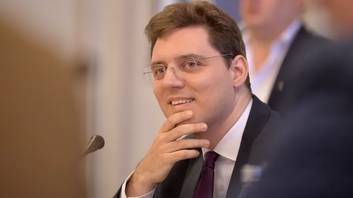 „Întâlnirile ascunse ale șacalilor politicii românești”- Victor Negrescu acuză o apropiere între PNL și AUR