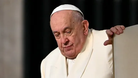 Papa Francisc, ”nu este în afara pericolului” , spune unul dintre medicii săi