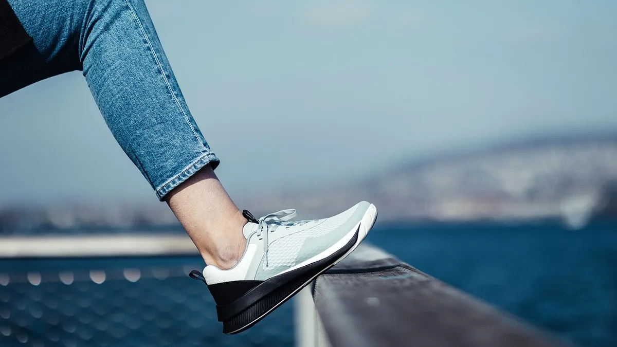 Decathlon are un nou CEO şi o nouă strategie. Două mărci proprii vor concura puternic Nike şi Adidas
