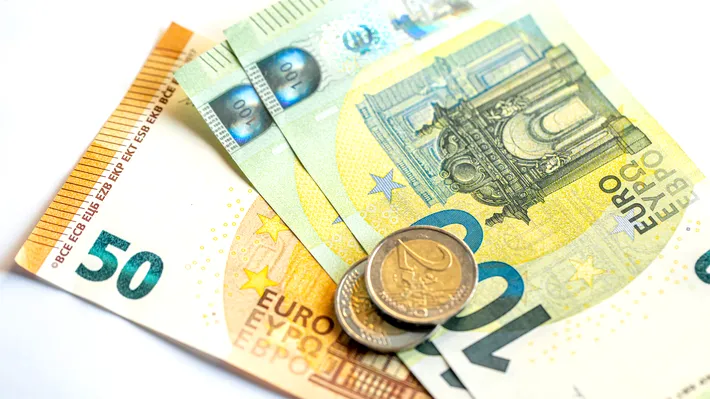Euro scade din nou în raport cu leul. Cursul anunțat de BNR