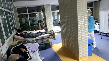 Paturi cu bolnavi, pe holul spitalului din Buzău. Triajul, mutat lângă biroul managerului. Deputat PNL: ”Aceasta este imaginea disperării”
