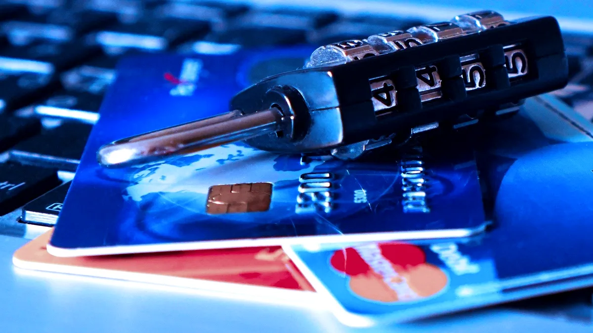 Metoda „Creditul”. Zeci de gălățeni au fost înșelați de 17 escroci, care le promiteau obținerea unor credite