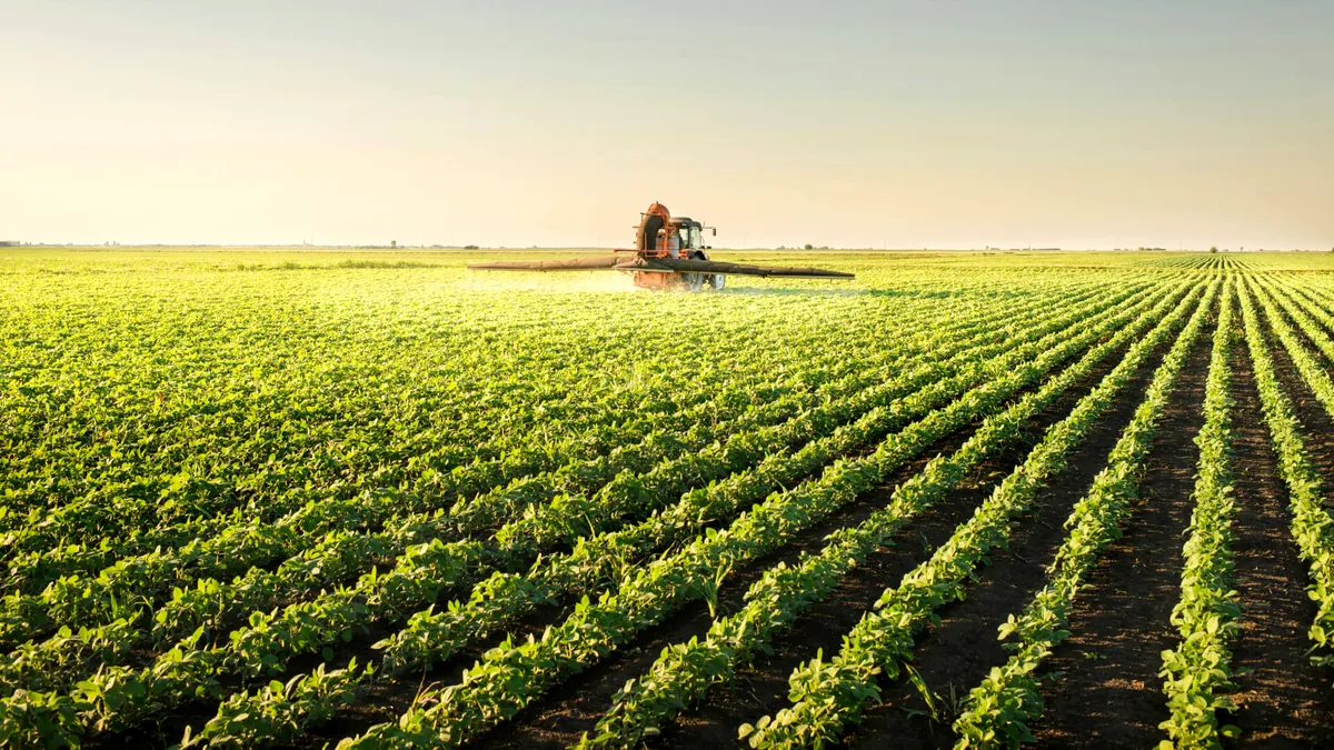 Se construiește o nouă fabrică în România. Va transforma deșeurile agricole în „aur verde”