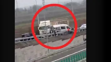 Nu ne potolim: Primul accident pe autostrada nouă, la o oră de la inaugurare