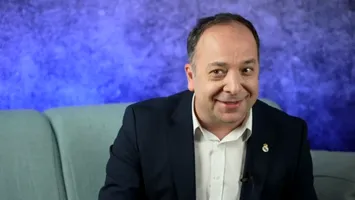 Economia la răscruce. Negrescu cere tăieri urgente și dobânzi mai mici pentru a evita un nou șoc în 2026