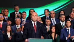 Alegeri parlamentare în Bulgaria: partidul fostului președinte Rumen Radev conduce scrutinul
