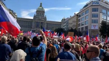 Republica Cehă: Zeci de mii de manifestanţi la un protest al forţelor radicale împotriva guvernului, a UE şi a NATO