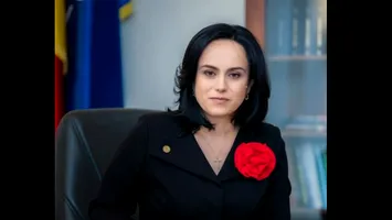 Vizită a ministrului muncii, Simiona Bucura-Oprescu la două centre din Argeș pentru persoane cu dizabilități