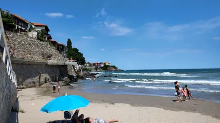 Exclusiv: Orașul de la bulgari cu plajă, katmi sărate sau dulci și ușa cu număr albastru! (GALERIE FOTO)