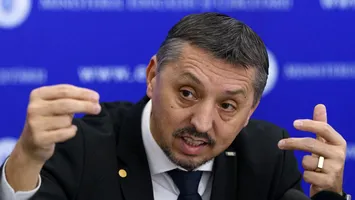 INCREDIBIL! Ministrul Educației și Cercetării, Daniel David, are 17 consilieri onorifici