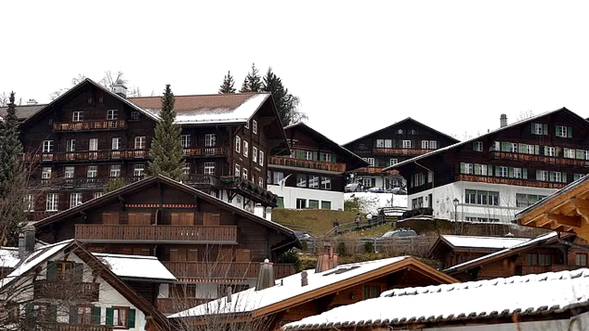 „Școala Regilor”: Cum arată paradisul bogaților unde copiii de miliardari învață să conducă lumea