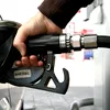 Alertă la pompă: Statul verifică dacă scumpirea carburanților este speculă și pregătește reducerea accizelor