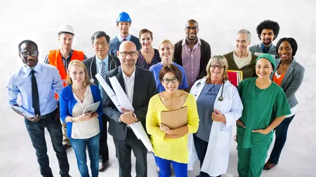 „Meseria viitorului” sau o nouă formă de proletariat modern? Cum poți câștiga 4.000 de euro fără studii superioare
