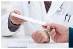 Tăcerea care doare: Mii de pacienți reclamă cereri de bani în spitale, dar aproape nimeni nu îndrăznește să le denunțe