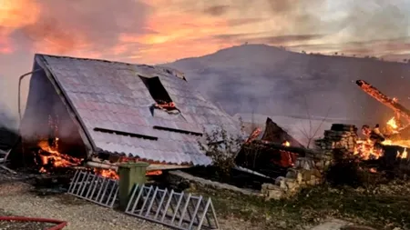 Strângere de fonduri pentru reconstrucția pensiunii Ferma Dacilor