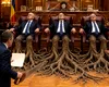 Războiul mandatelor fără sfârșit. Cine îi ține în funcții pe „băieții destoinici” din serviciile secrete