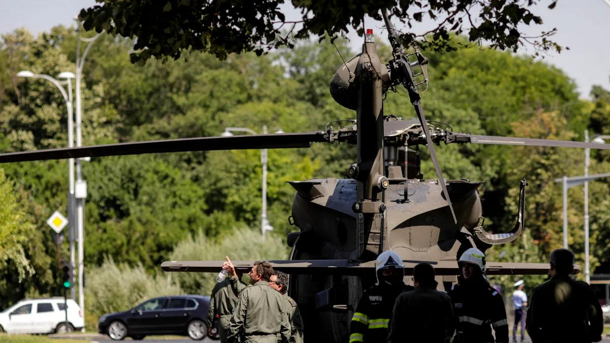 Purtător de cuvânt MApN: Elicopterul Black Hawk a raportat o defecţiune tehnică şi s-a impus aterizarea de urgenţă