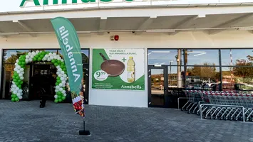 Mega Image a vândut către Annabella aproape 90 de magazine pentru a putea prelua Profi