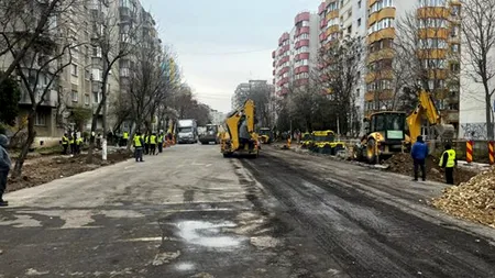 Armate de muncitori au năvălit pe o stradă din Sectorul 5. I-au schimbat aspectul într-un timp record