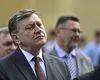 Crin Antonescu spune că nu ar reduce drepturile nimănui, deşi crede că familia este formată din bărbat şi femeie