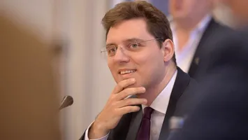 „Întâlnirile ascunse ale șacalilor politicii românești”- Victor Negrescu acuză o apropiere între PNL și AUR