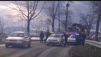 Hoț de mașini, prins în nici o oră (Video)