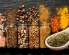 Planta aromatică ce poate înlocui o parte din sare. Ce trebuie să știi înainte să o folosești zilnic