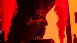Foc pe scenă la concertul Max Korzh de pe Arena Națională. Pompierii au stins flăcările în fața a zeci de mii de spectatori