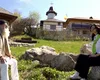 Satul din România în care oamenii trăiesc fără curent și telefoane, doar cu credință: „Dacă te rogi cu dragoste, ține și de foame”