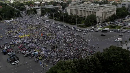 Angajaţii din construcţii protestează în faţa Guvernului nemulțumiți de intenția cabinetului Ciolacu de a elimina facilitățile fiscale