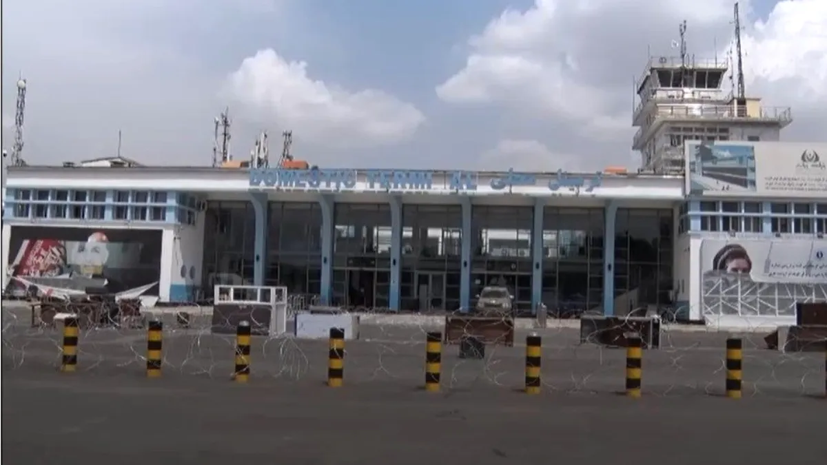 Talibanii au preluat controlul asupra aeroportului din Kabul, dar se confruntă cu multiple crize economice și sociale