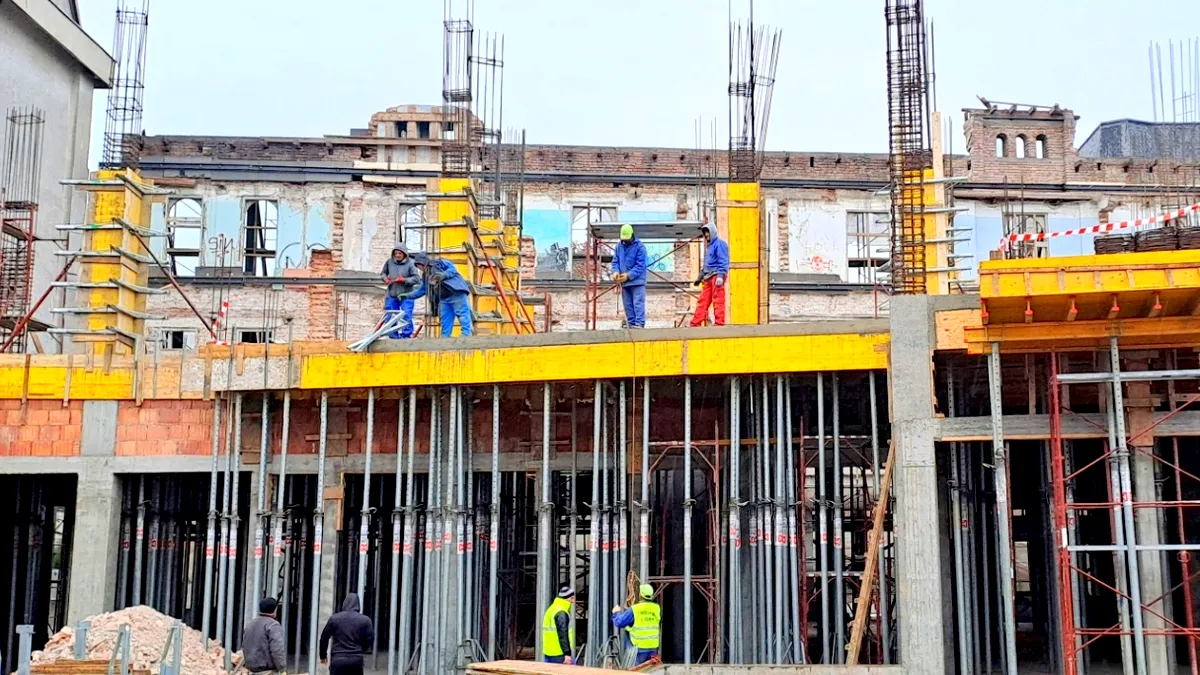 Lucrări spectaculoase la Galați. Palatul „Gheorghiu”, reconstruit din temelii în „conexiune” cu fațadele din 1925